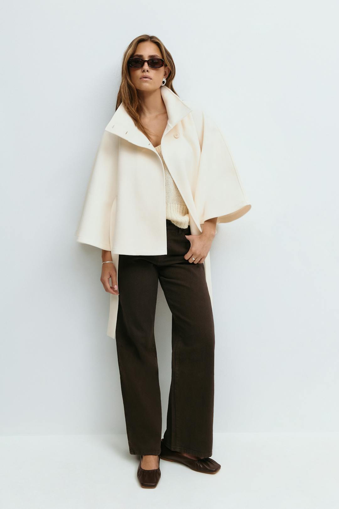 Olivia Hoge Kraag Capejas