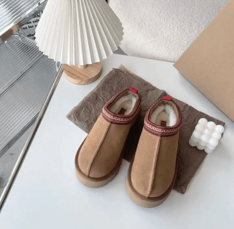Amelia Cozy Suède Slippers